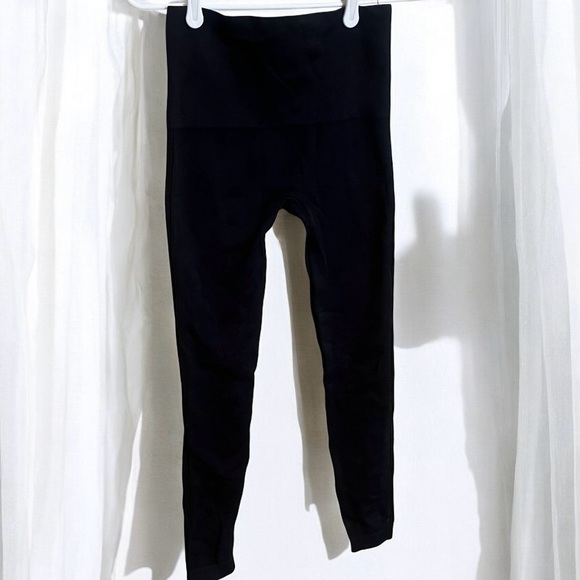 Spanx Revolve Look At Me Now Black High Waisted Seamless Leggings Medium - Picture 3 of 4